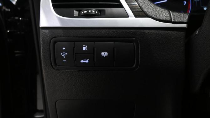 Hyundai Genesis II с пробегом 2016 года, цена 1 800 000 рублей, 238000 км, седан, Автокод Объявления