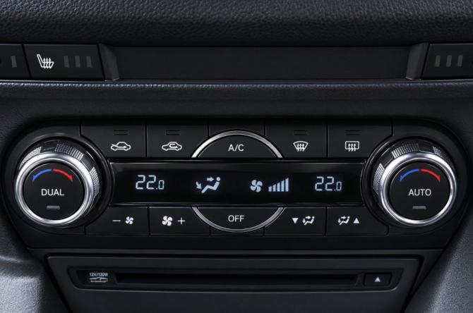 Mazda Axela III Рестайлинг с пробегом 2018 года, цена 1 489 000 рублей, 93580 км, хэтчбек, Автокод Объявления