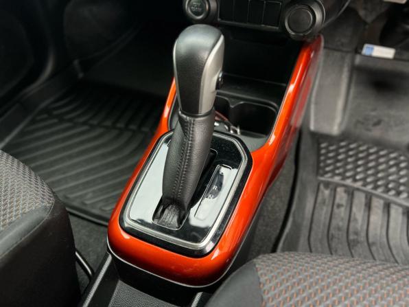 Suzuki Ignis III с пробегом 2016 года, цена 1 088 000 рублей, 132775 км, хэтчбек, Автокод Объявления