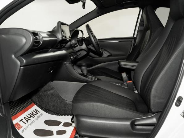 Toyota Yaris IV с пробегом 2020 года, цена 990 500 рублей, 104053 км, хэтчбек, Автокод Объявления