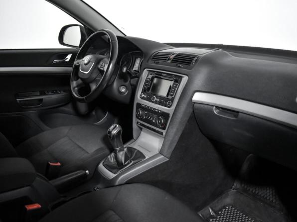 Skoda Octavia II (A5) Рестайлинг с пробегом 2013 года, цена 635 000 рублей, 179285 км, лифтбек, Автокод Объявления