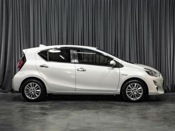 Toyota Aqua I Рестайлинг с пробегом 2016 года, цена 1 229 000 рублей, 94512 км, хэтчбек, Автокод Объявления