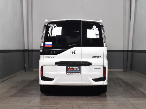 Honda Stepwgn V Рестайлинг с пробегом 2018 года, цена 2 279 995 рублей, 141006 км, минивэн, Автокод Объявления