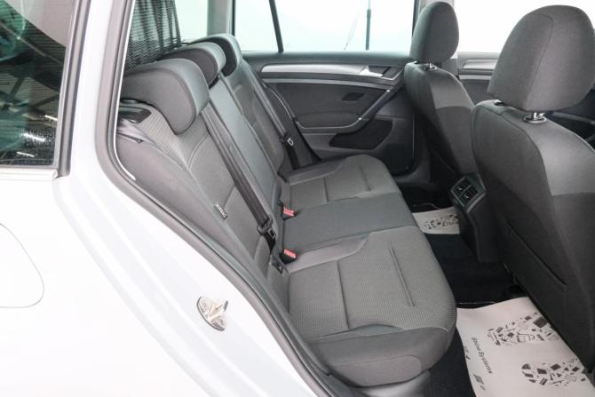 Volkswagen Golf VII Рестайлинг с пробегом 2018 года, цена 1 499 000 рублей, 40200 км, универсал, Автокод Объявления