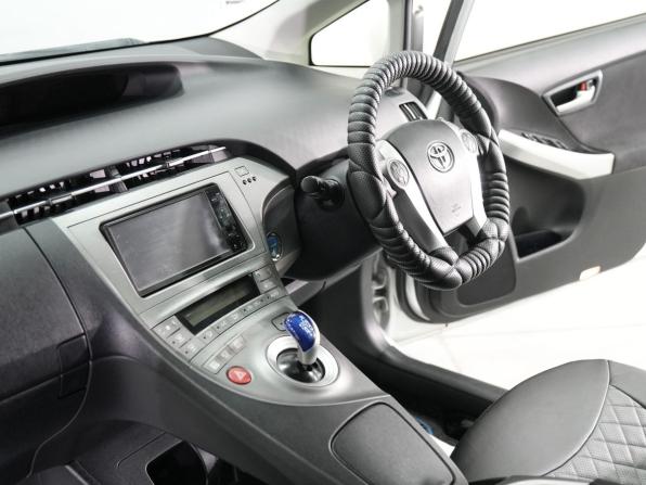 Toyota Prius III Рестайлинг (XW30) с пробегом 2014 года, цена 1 210 000 рублей, 199625 км, лифтбек, Автокод Объявления