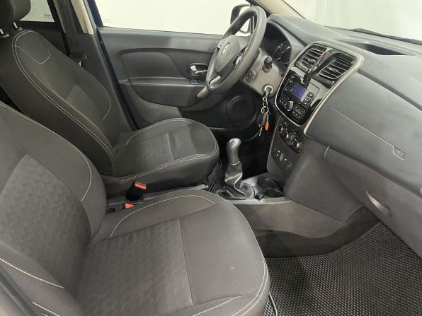 Renault Logan II с пробегом 2017 года, цена 849 000 рублей, 80158 км, седан, Автокод Объявления