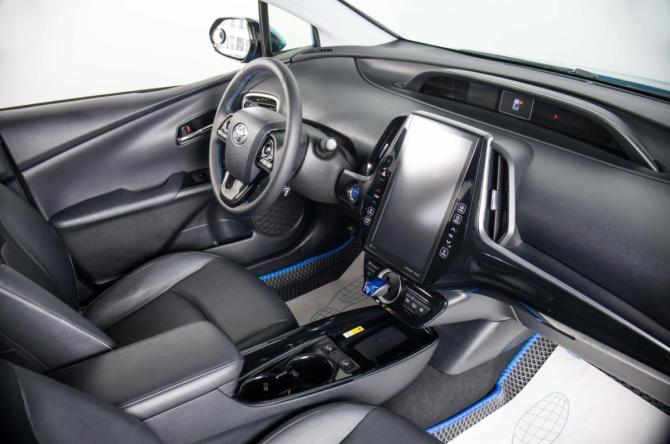 Toyota Prius IV (XW50) с пробегом 2019 года, цена 2 999 000 рублей, 92000 км, лифтбек, Автокод Объявления