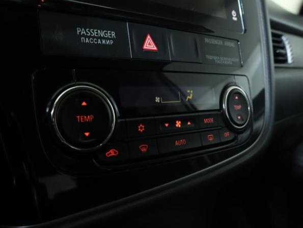 Mitsubishi Outlander III Рестайлинг 2 с пробегом 2018 года, цена 1 579 000 рублей, 230000 км, внедорожник, Автокод Объявления
