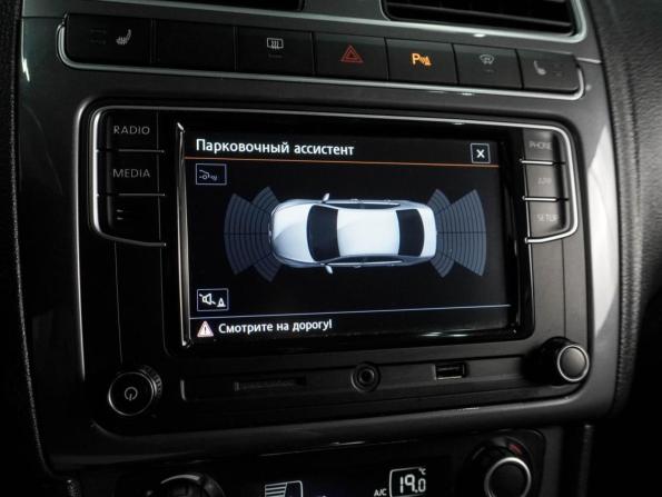 Volkswagen Polo V Рестайлинг с пробегом 2019 года, цена 1 334 000 рублей, 151414 км, седан, Автокод Объявления