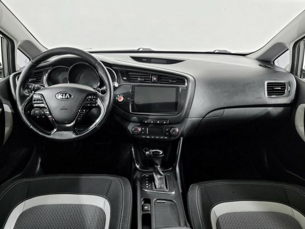 Kia Ceed II Рестайлинг с пробегом 2017 года, цена 1 360 000 рублей, 121628 км, хэтчбек, Автокод Объявления