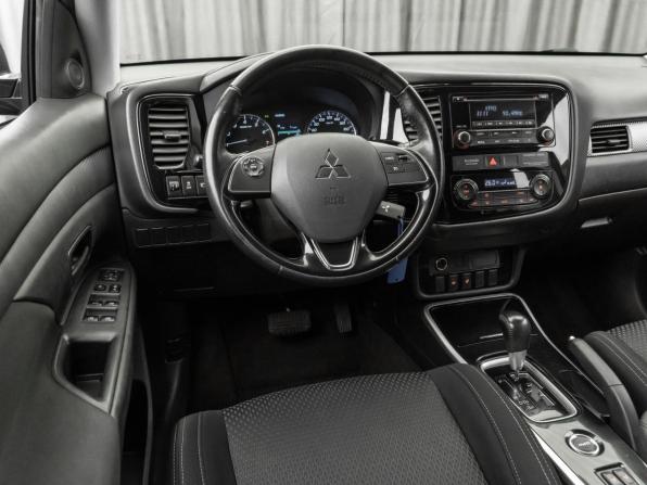 Mitsubishi Outlander III Рестайлинг 2 с пробегом 2017 года, цена 1 890 000 рублей, 142400 км, внедорожник, Автокод Объявления