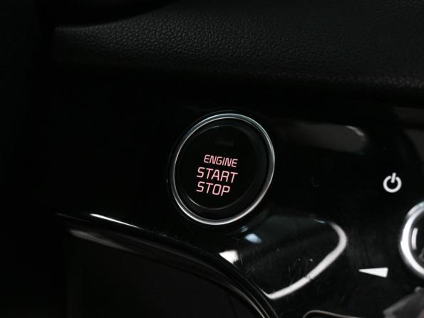Kia Sportage IV с пробегом 2018 года, цена 2 799 000 рублей, 60284 км, внедорожник, Автокод Объявления
