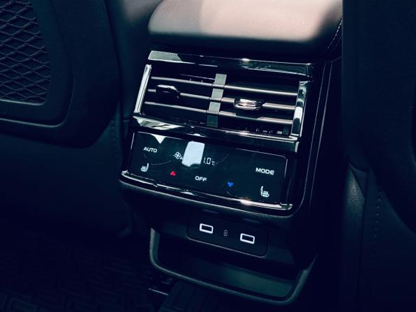 Geely Monjaro I с пробегом 2023 года, цена 2 980 000 рублей, 84000 км, внедорожник, Автокод Объявления