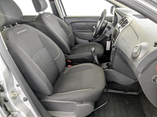 Renault Sandero II Рестайлинг с пробегом 2019 года, цена 1 240 000 рублей, 32690 км, хэтчбек, Автокод Объявления