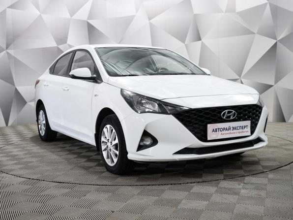 Hyundai Solaris II Рестайлинг с пробегом 2021 года, цена 1 757 000 рублей, 91414 км, седан, Автокод Объявления