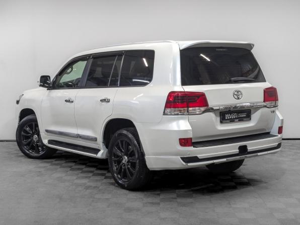 Toyota Land Cruiser 200 Series Рестайлинг 2 с пробегом 2020 года, цена 7 400 000 рублей, 127645 км, внедорожник, Автокод Объявления