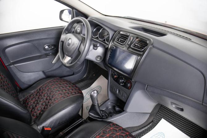 Renault Logan II с пробегом 2016 года, цена 849 000 рублей, 111655 км, седан, Автокод Объявления