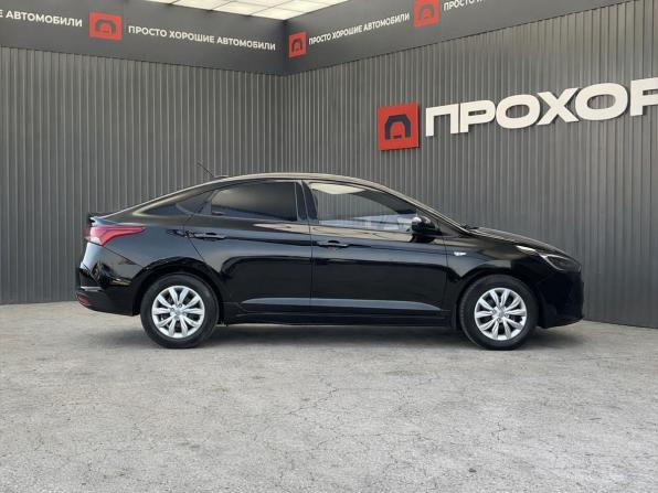 Hyundai Solaris II с пробегом 2020 года, цена 1 497 000 рублей, 80444 км, седан, Автокод Объявления