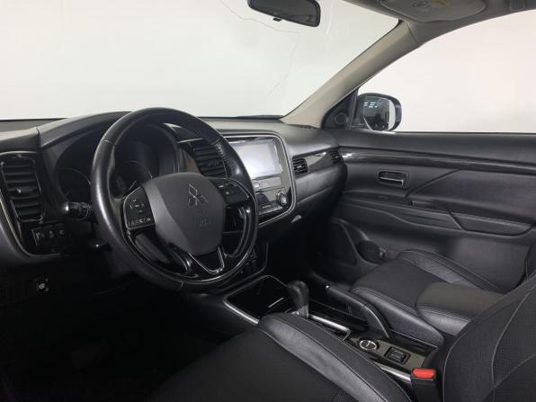 Mitsubishi Outlander III Рестайлинг 2 с пробегом 2018 года, цена 2 099 000 рублей, 100000 км, внедорожник, Автокод Объявления