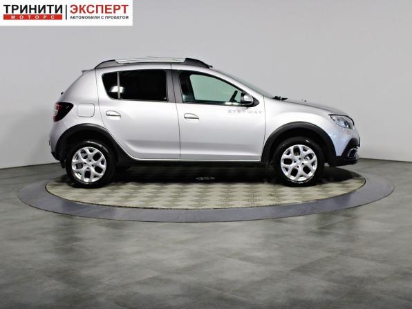 Renault Sandero II Рестайлинг с пробегом 2019 года, цена 1 567 000 рублей, 76112 км, хэтчбек, Автокод Объявления