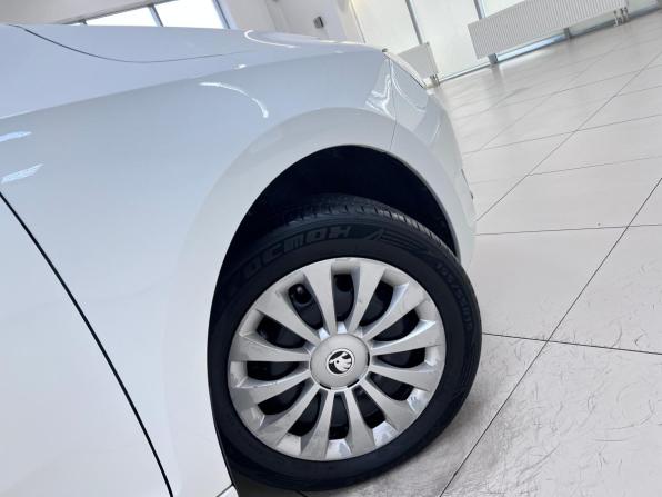 Skoda Rapid I Рестайлинг с пробегом 2019 года, цена 1 380 000 рублей, 87997 км, лифтбек, Автокод Объявления