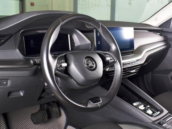 Skoda Octavia IV (A8) с пробегом 2021 года, цена 2 415 997 рублей, 84856 км, лифтбек, Автокод Объявления