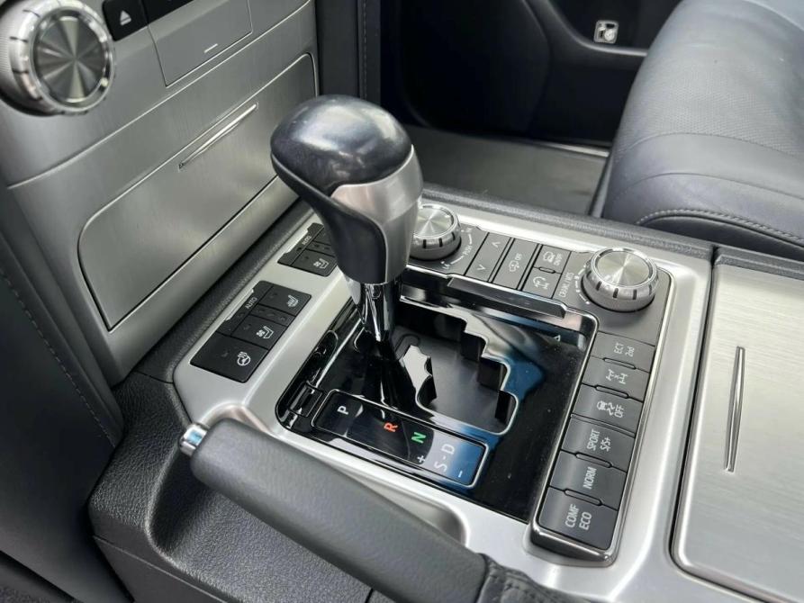 Toyota Land Cruiser 200 Series Рестайлинг 2 Санкт-Петербург  - изображение 18