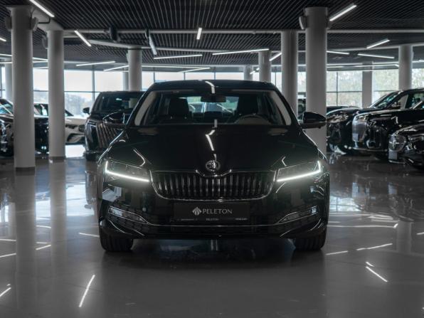 Skoda Superb III Рестайлинг с пробегом 2025 года, цена 3 275 000 рублей, 50 км, лифтбек, Автокод Объявления