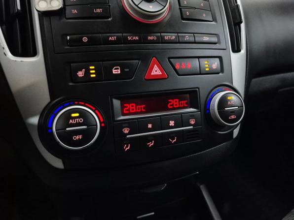 Kia Ceed I Рестайлинг с пробегом 2010 года, цена 640 000 рублей, 179999 км, хэтчбек, Автокод Объявления