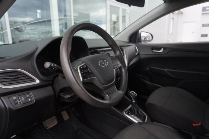 Hyundai Solaris II с пробегом 2017 года, цена 1 299 000 рублей, 86393 км, седан, Автокод Объявления