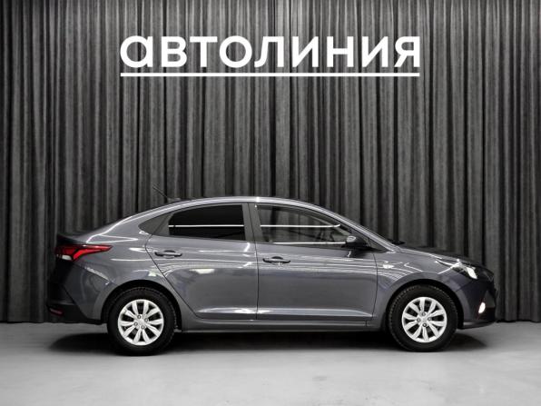 Hyundai Solaris II Рестайлинг с пробегом 2021 года, цена 1 335 000 рублей, 98000 км, седан, Автокод Объявления