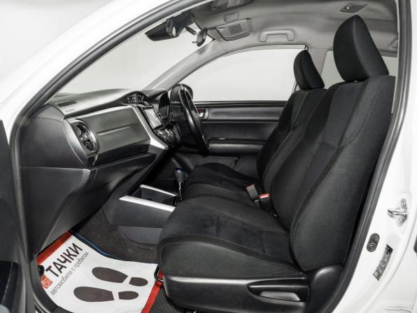 Toyota Corolla XI (E160 E170 E180) Рестайлинг 1 с пробегом 2015 года, цена 1 250 000 рублей, 156311 км, универсал, Автокод Объявления