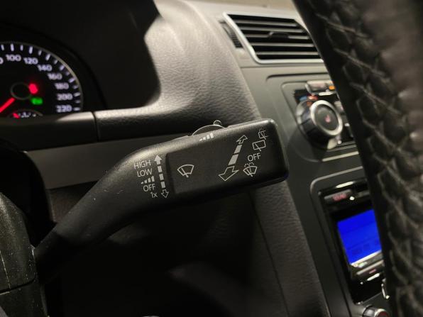 Volkswagen Touran I Рестайлинг 2 с пробегом 2010 года, цена 1 070 000 рублей, 165155 км, компактвэн, Автокод Объявления