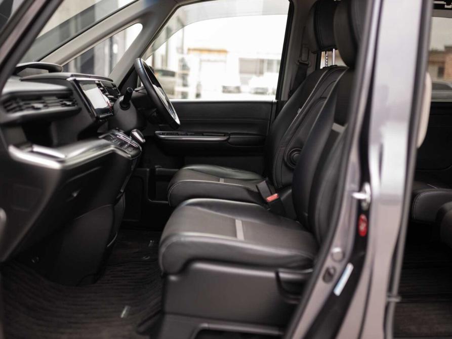Honda Stepwgn V Рестайлинг Новосибирск  - изображение 19