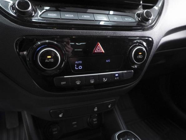 Hyundai Solaris II Рестайлинг с пробегом 2021 года, цена 1 799 000 рублей, 20178 км, седан, Автокод Объявления