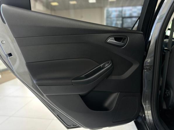 Ford Focus III Рестайлинг с пробегом 2018 года, цена 1 290 000 рублей, 111847 км, хэтчбек, Автокод Объявления