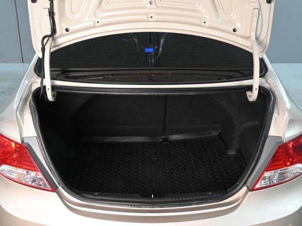 Hyundai Solaris I с пробегом 2013 года, цена 1 059 000 рублей, 89366 км, седан, Автокод Объявления