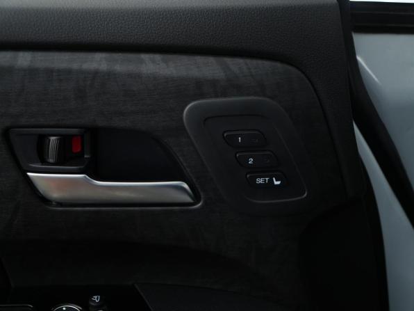Honda Elysion II Рестайлинг 2 с пробегом 2023 года, цена 4 770 055 рублей, 20558 км, минивэн, Автокод Объявления