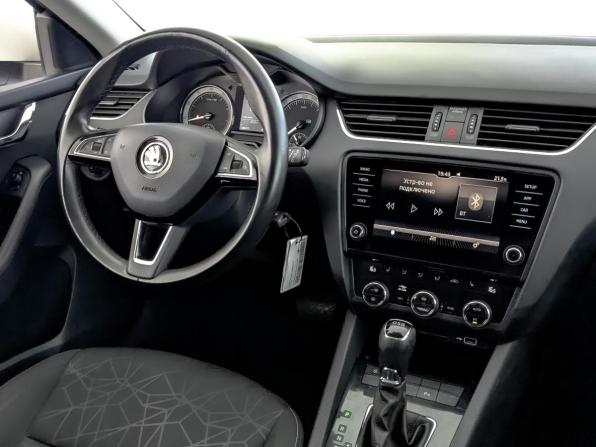Skoda Octavia III (A7) Рестайлинг с пробегом 2019 года, цена 1 913 500 рублей, 148647 км, лифтбек, Автокод Объявления