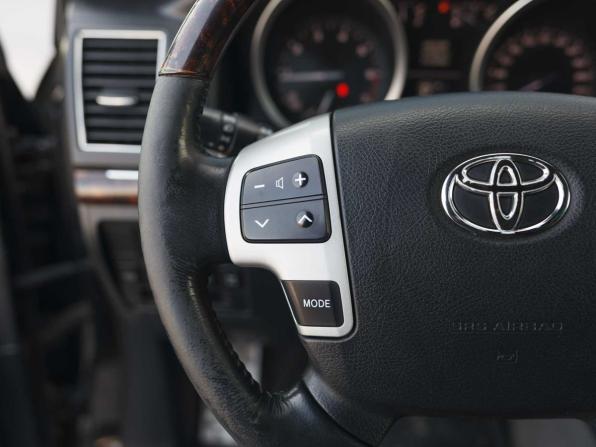 Toyota Land Cruiser 200 Series Рестайлинг 1 с пробегом 2012 года, цена 3 675 000 рублей, 160465 км, внедорожник, Автокод Объявления