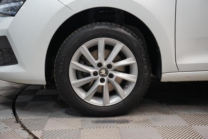 Skoda Rapid I Рестайлинг с пробегом 2020 года, цена 1 670 000 рублей, 103000 км, лифтбек, Автокод Объявления