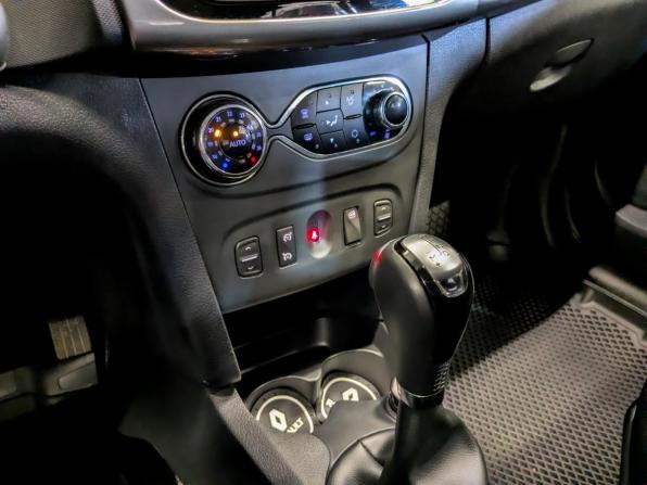 Renault Sandero II с пробегом 2016 года, цена 1 095 000 рублей, 84158 км, хэтчбек, Автокод Объявления
