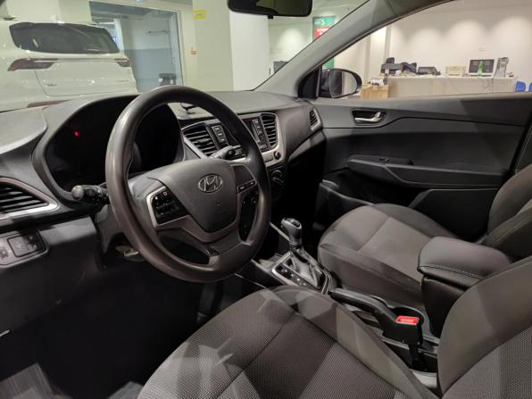 Hyundai Solaris II с пробегом 2018 года, цена 1 325 000 рублей, 175381 км, седан, Автокод Объявления