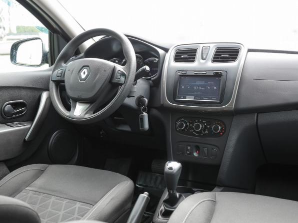 Renault Sandero II с пробегом 2015 года, цена 849 000 рублей, 71349 км, хэтчбек, Автокод Объявления