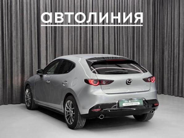 Mazda 3 IV (BP) с пробегом 2021 года, цена 1 670 000 рублей, 56000 км, хэтчбек, Автокод Объявления