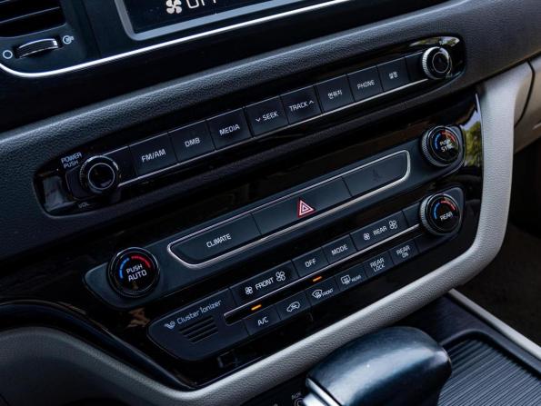 Kia Carnival III с пробегом 2017 года, цена 2 550 000 рублей, 131413 км, минивэн, Автокод Объявления