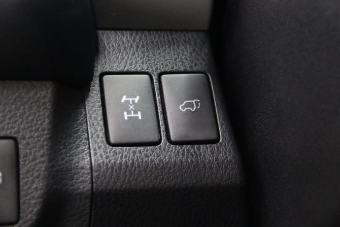 Toyota RAV4 IV (XA40) Рестайлинг с пробегом 2017 года, цена 2 280 850 рублей, 146821 км, внедорожник, Автокод Объявления