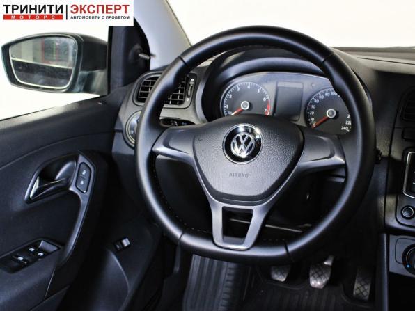 Volkswagen Polo V Рестайлинг с пробегом 2015 года, цена 947 000 рублей, 216449 км, седан, Автокод Объявления