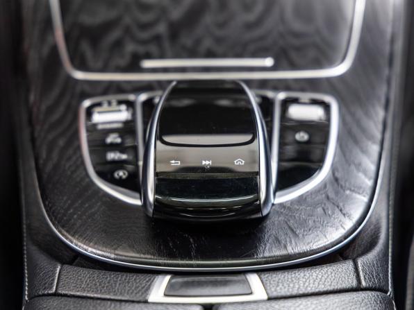 Mercedes-Benz E-Класс V (W213 S213 C238) с пробегом 2019 года, цена 3 298 000 рублей, 137391 км, седан, Автокод Объявления