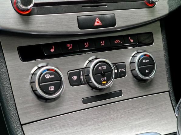 Volkswagen Passat B7 с пробегом 2012 года, цена 1 099 500 рублей, 212000 км, седан, Автокод Объявления